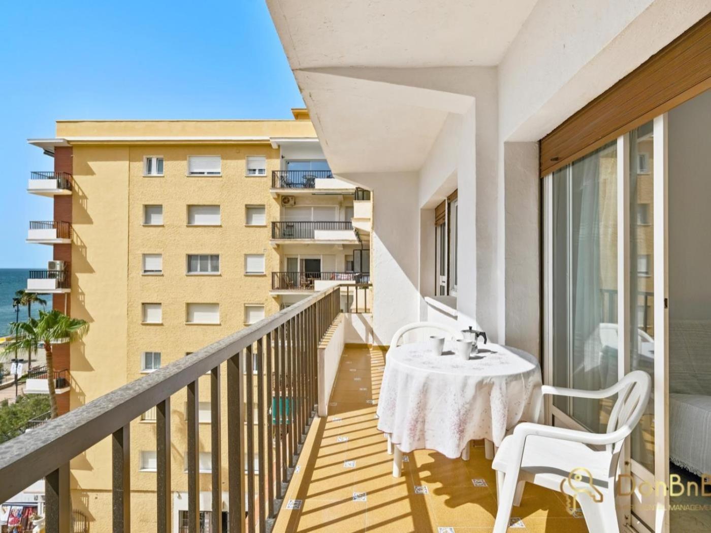 Apartamento Con Piscina En La Primera Linea De Playa De Fuengirola Rom bilde