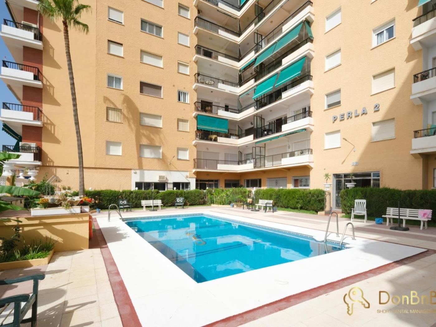 Apartamento Con Piscina En La Primera Linea De Playa De Fuengirola Rom bilde