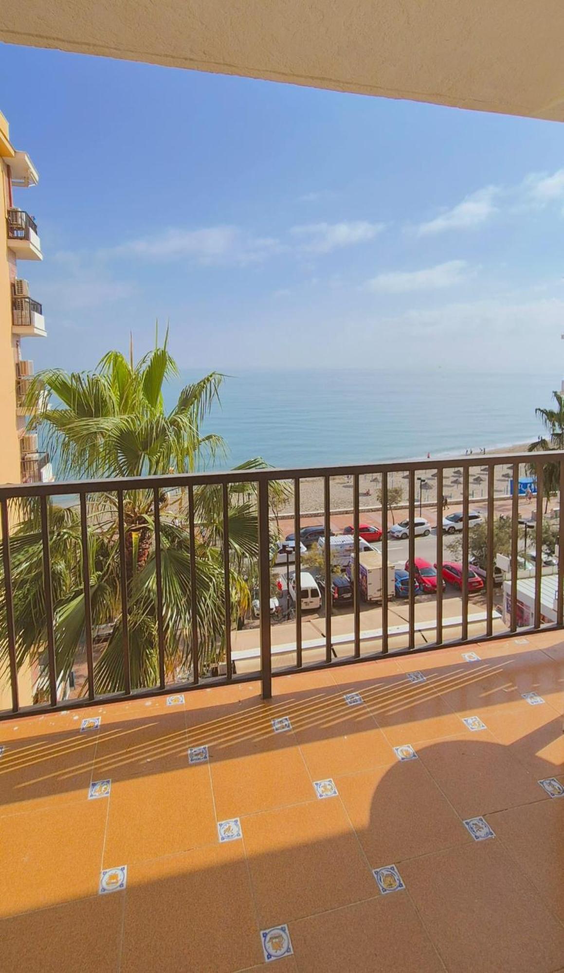 Apartamento Con Piscina En La Primera Linea De Playa De Fuengirola Eksteriør bilde